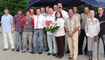 Menschentraube bei Gruppenfoto